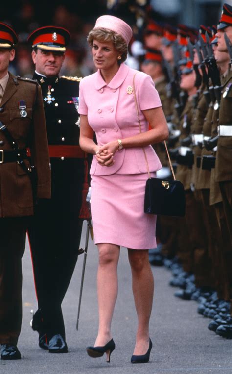 jackie kennedy chanel pink suit|pink chanel suit of jacqueline bouvier kennedy.